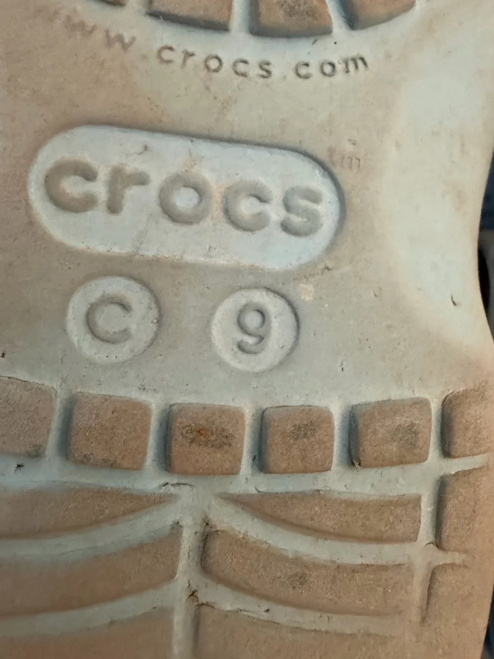 CROCS kids c9 Blue with strap.